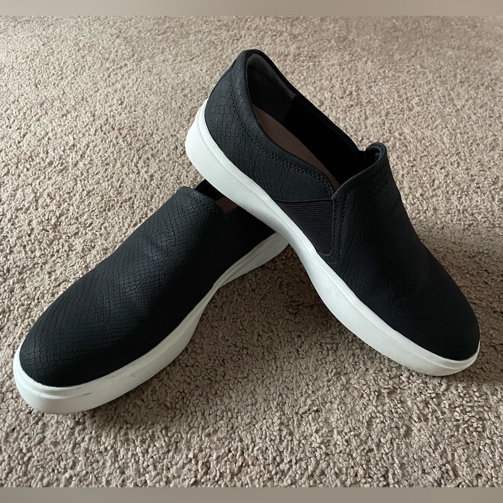 Dr. Scholl's Women's Wander Up Black Slip On Sneakers